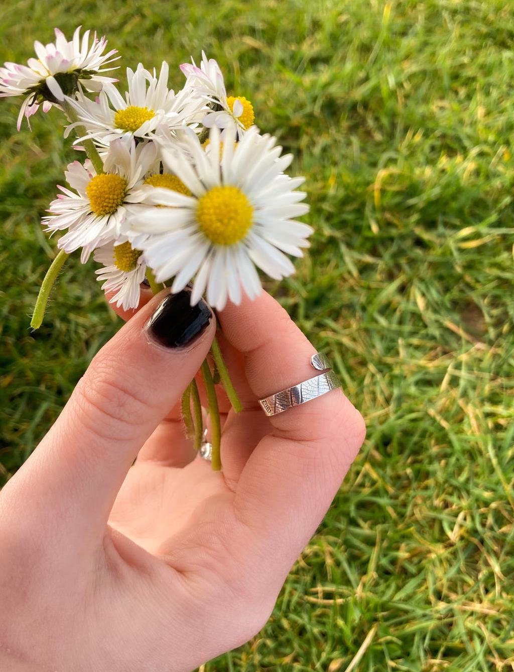 Skeleton Leaf Adjustable Ring